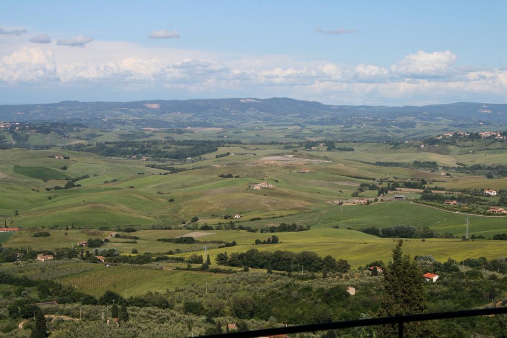 Willa La Terrazza Chianni Zewnętrze zdjęcie